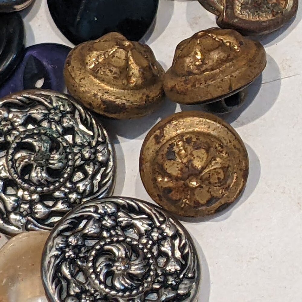 13.8oz Vintage Antique Button Brass Military Army Sailor Locket Mixed Sewing Lot - Picture 5 of 16